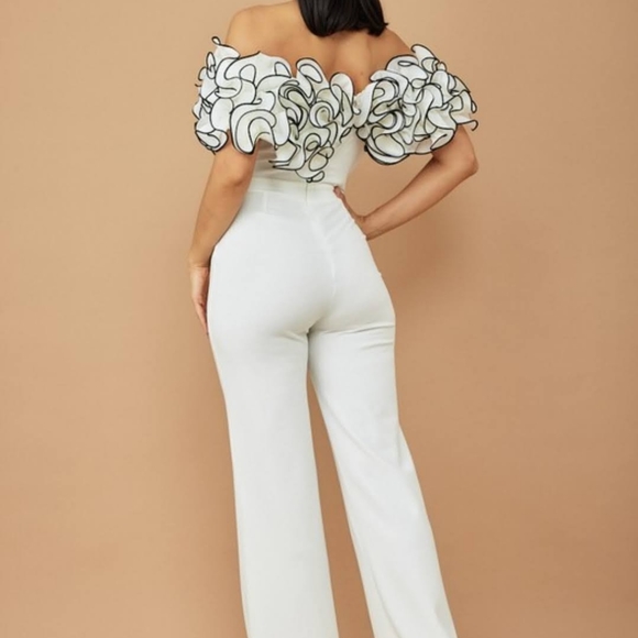 Clothes - Picture 6 of 8